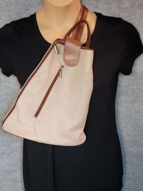 Vera Pelle Itallian Leather Triangular Sling Bag